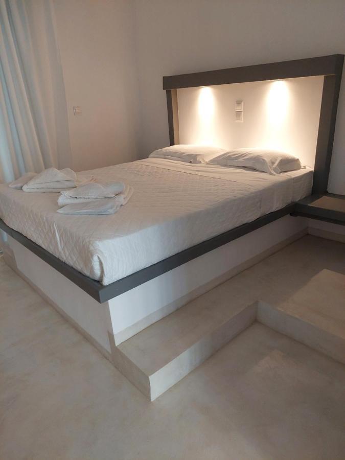 Golden Star Praxitelous Apartment Agia Marina  Ngoại thất bức ảnh